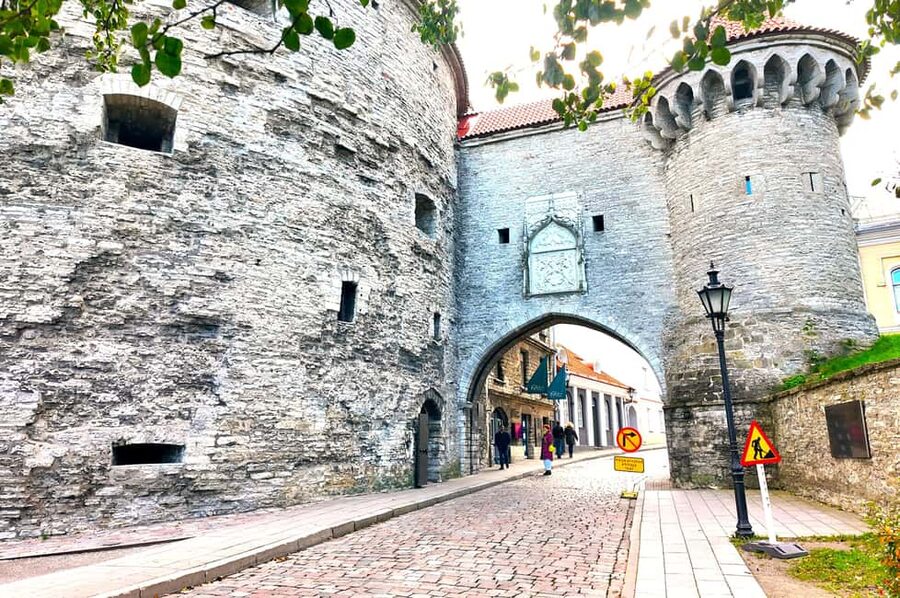 Tallinn Old Town: Stories and Views 2‑Hour Walking Tour - Practical tips before you go