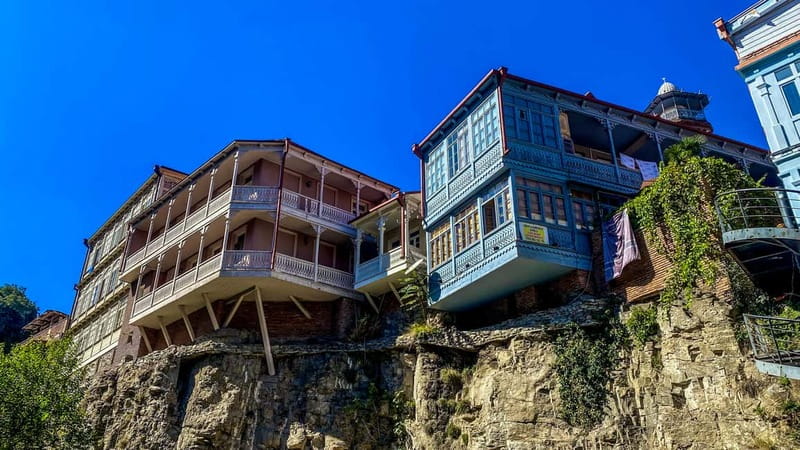 Tbilisi: City Highlights Guided Walking Tour - Abanotubani sulfur baths district and Bridge of Love: the gorge view payoff
