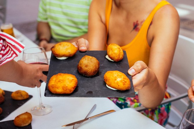 The 10 Tastings of Valencia With Locals: Private Food Walking Tour - Stop 1: Plaza del Ayuntamiento (Placa del Ajuntament) and the start of your food crawl