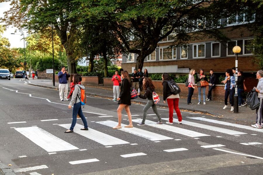 The Beatles London Walking Tour - Guide style + pacing: why the small-group setup works