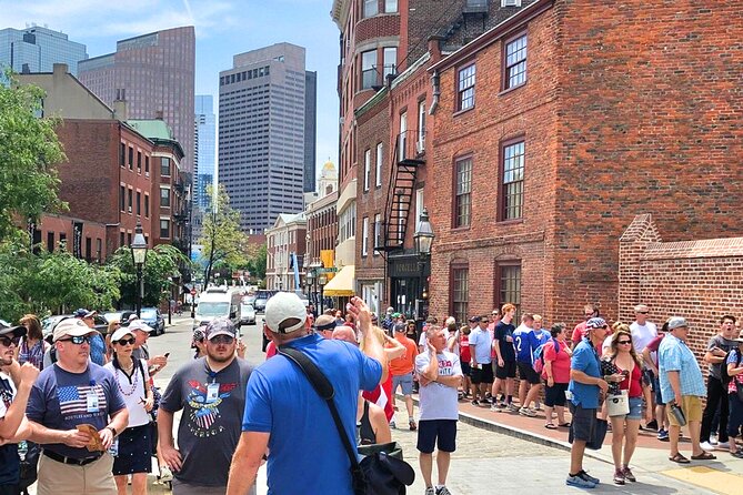 The Full Revolutionary Story Epic Small Group Boston Walking Tour - Guide style, props, and why the story stays clear on a long walk
