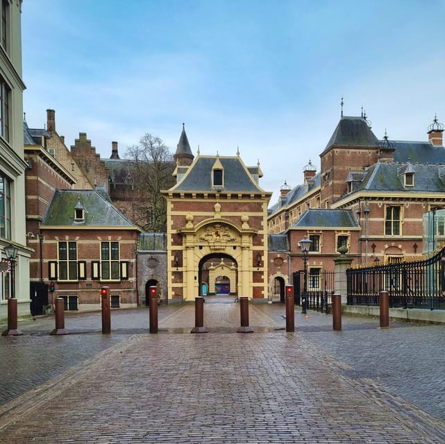 The Hague: City Walking Tour - From the Statue of Willem I into het Binnenhof