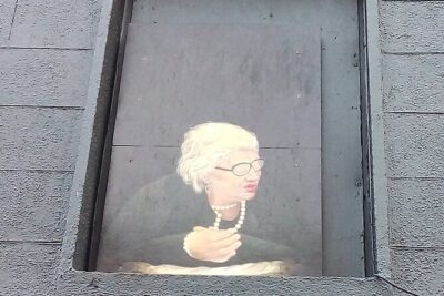 The Legendary Walking Tour of Galway - Eyre Square Centre: JFK, Irish writers, and transatlantic stories