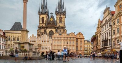 The Royal road, walking tour in french - Meeting point on Celetná Street: start easy, not stressful