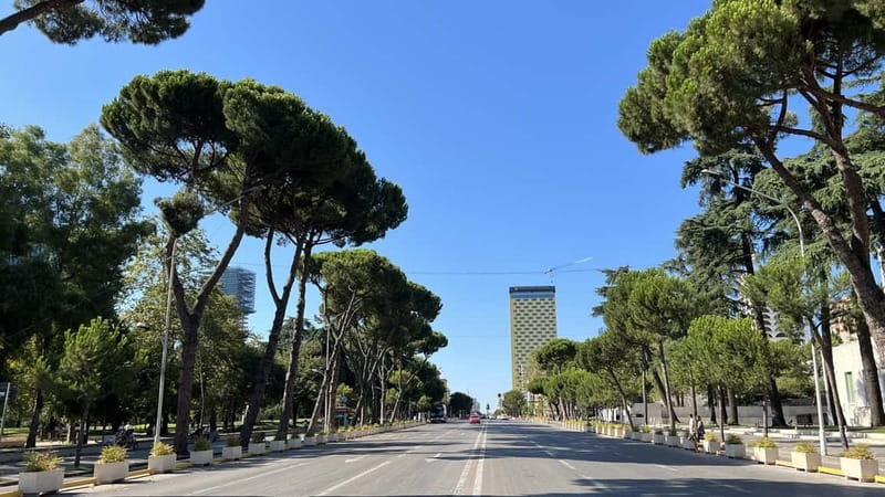 Tirana: Express Walking Tour with a Guide - Meeting point on Myslym Shyri: find the Discover Albania office fast