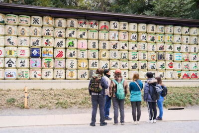 Tokyo: Meiji Shrine Walking Tour — Shinto & Imperial System - Entering the grounds the right way at the torii gates