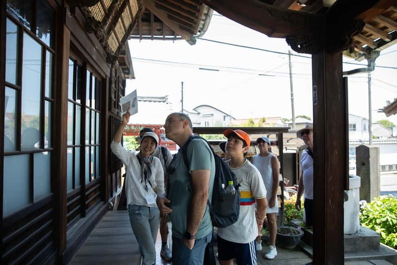 Tokyo: Old Quarter Yanaka Walking Tour - Yanaka Cemetery Under Enormous Trees