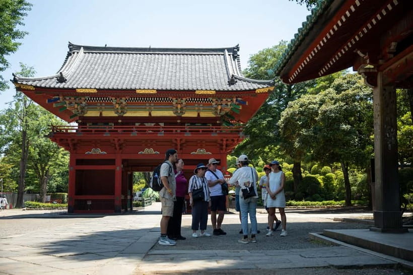 Tokyo: Old Quarter Yanaka Walking Tour - Yoshidaya Liquor Shop and the Yanaka Beer Hall Break