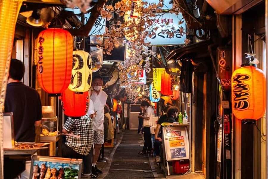 Tokyo: Private Walking Tour with a Local Guide - Meeting your guide: pickup zones and WhatsApp communication