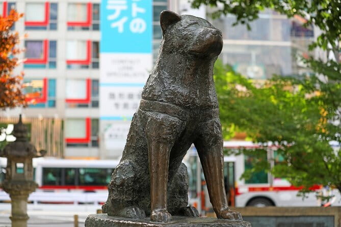 Tokyo: Shibuya Highlights Walking Tour & Secret View Spot - Stop 6: Shibuya Mark City basement browsing