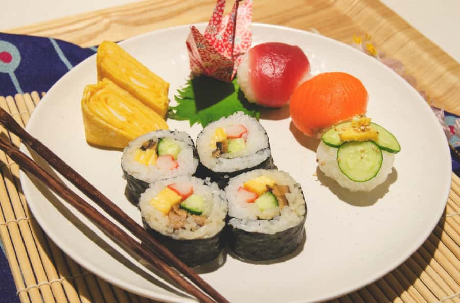 Tokyo: Tsukiji Market Walking Tour & Sushi Cooking Class - Key highlights to watch for