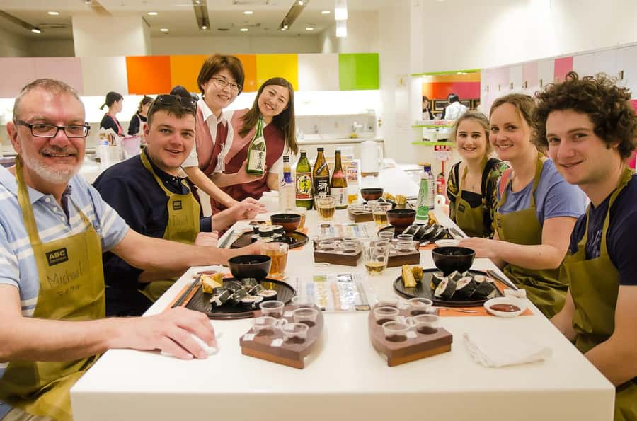 Tokyo: Tsukiji Market Walking Tour & Sushi Cooking Class - Should you book this Tsukiji Market & Sushi Cooking Class?