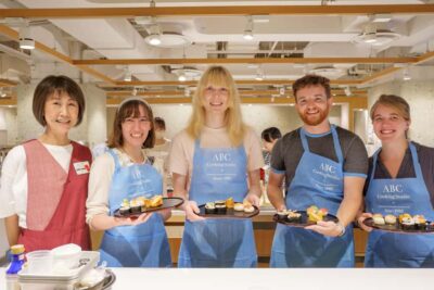 Tokyo: Tsukiji Market Walking Tour & Sushi Cooking Class - Tsukiji Outer Fish Market: what a guide actually helps you see