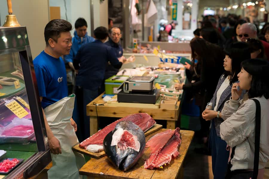 Tokyo: Tsukiji Market Walking Tour & Sushi Cooking Class - Lunch: eating the dishes you actually made