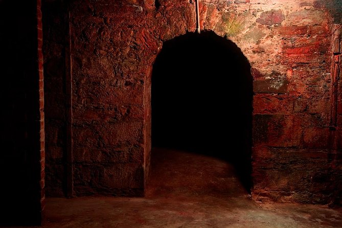 Underground Vaults Walking Tour in Edinburgh Old Town - The witchcraft temple circle and the haunted vault atmosphere