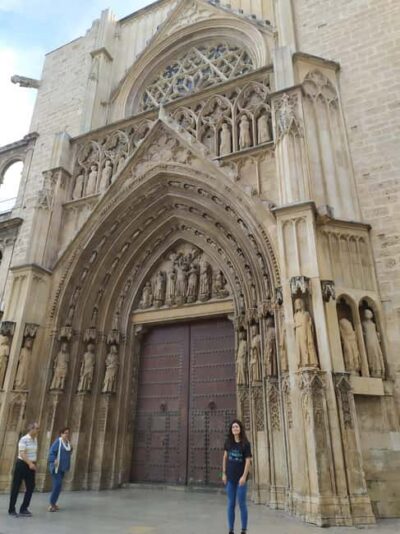 Valencia: City Walking Tour with Top Attractions - ITALIAN - Serranos Towers: Your First Real Landmark Moment