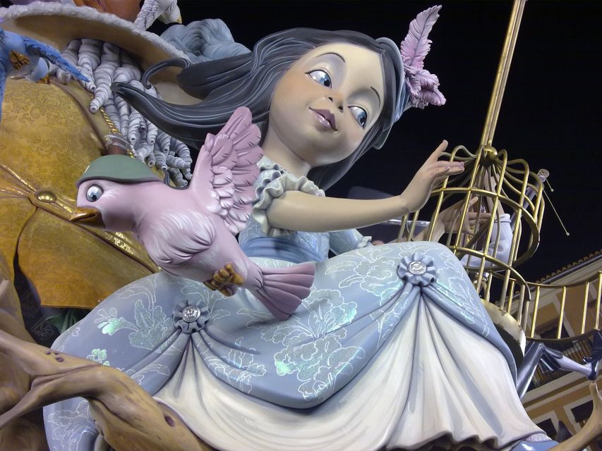 Valencia: Essentials and World Heritages Sites Walking Tour - City Hall and the Old Town Streets: Where the Pieces Click Together