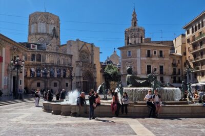 Valencia Private Walking Tour with Official Valencian Guide - Meeting at Plaça dels Furs and Ending at Plaça de la Mare de Déu