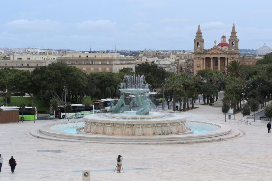 Valletta: Guided City Walking Tour - Guides and storytelling style: what stands out from the experience