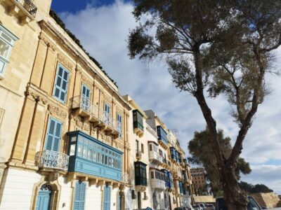 Valletta: Guided City Walking Tour - Meeting by the City Gate: the start that prevents confusion
