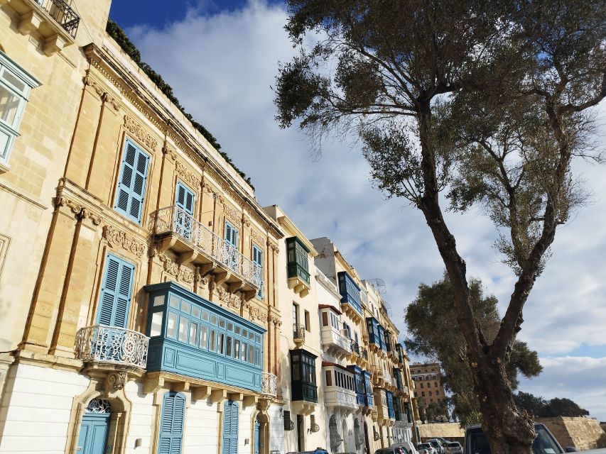 Valletta: Guided City Walking Tour - Meeting by the City Gate: the start that prevents confusion