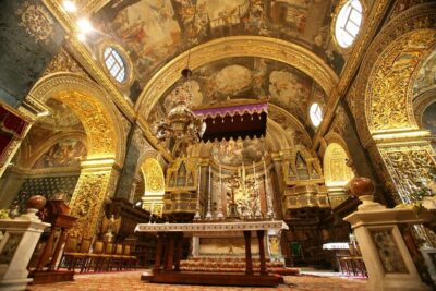 Valletta: Guided Walking Tour with St. John's Co-Cathedral - Starting point and dress rules: small stuff that keeps the day smooth