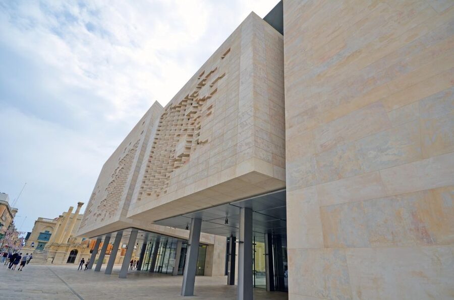 Valletta: Half-Day City Discovery Walking Tour - Language options and what to expect when groups mix