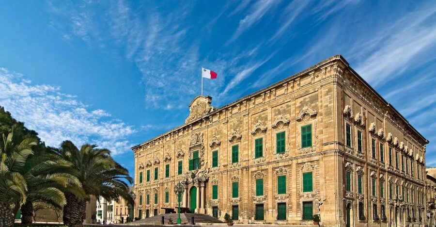 Valletta: Self-Guided Historical Walking Tour (Audio Guide) - The route: from Tritons’ Fountain to Fort Saint Elmo