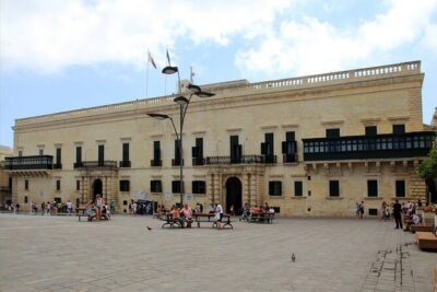 Valletta Walking Tour, In a Small Group - Main Guard and the Main Square: Architecture With a Story
