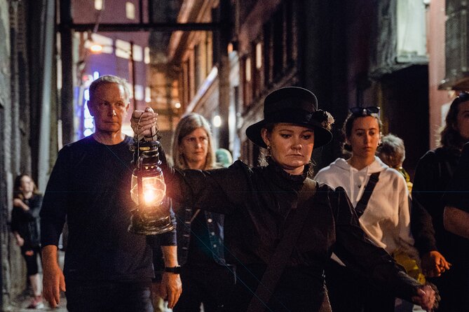 Vancouver Lost Souls of Gastown Walking Tour - Gaoler’s Mews: The Lamplight Finale