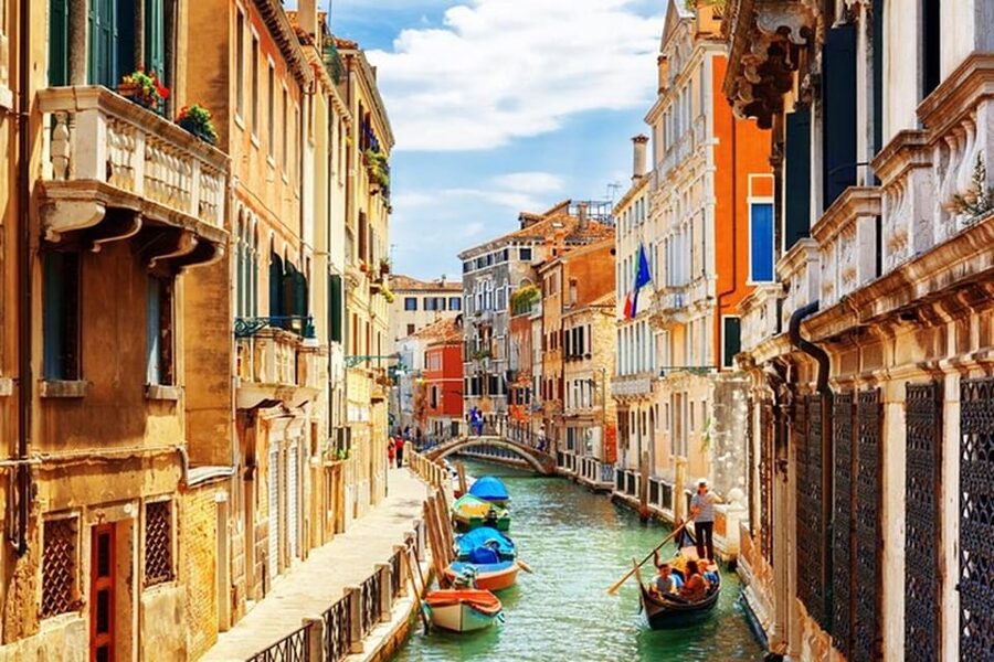 Venice: City Highlights and Hidden Gems Walking Tour - A smart 2-hour San Marco route for first-time bearings