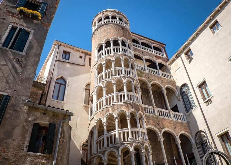 Venice: City Highlights and Hidden Gems Walking Tour - Meet at Campo San Gallo, then set up the app early