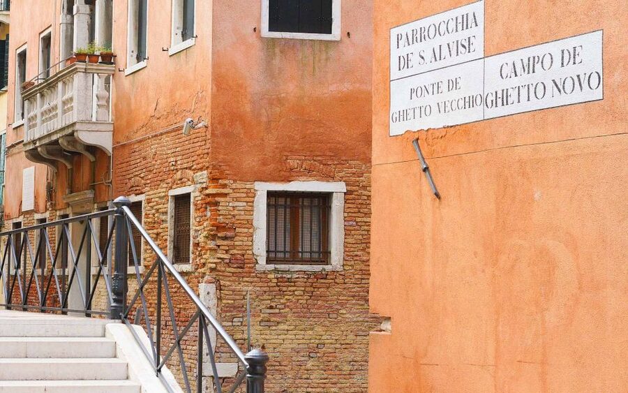 Venice: Jewish Ghetto Walking Tour with Synagogue Visits - Key things that make this tour worth your time