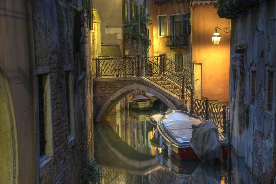 Venice: Legends, Anecdotes and Ghost Stories Walking Tour - Entering Venice’s darker legends from Campo San Bartolomeo