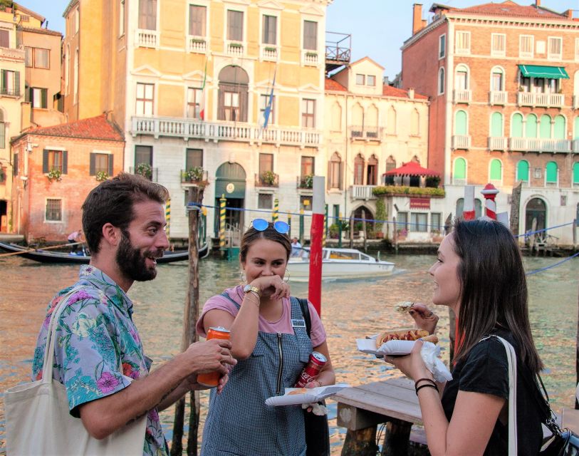 Venice: Local Secrets of Venice Tapas & Wine Walking Tour - Quick tips to make the most of your 2 hours