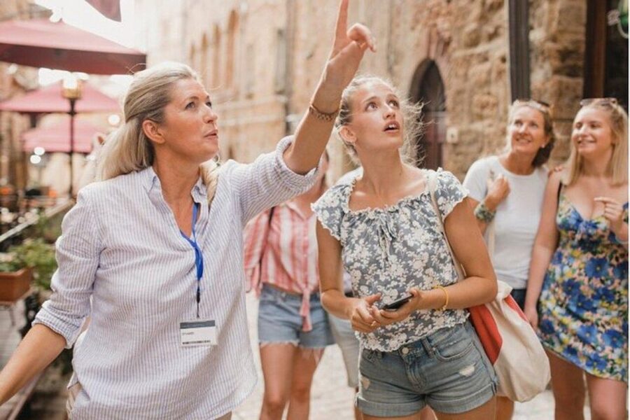 Venice: Must-See Attractions Walking Tour - Campo San Bortolomio and Madonna dell’Orto: quieter Venice, sharper stories