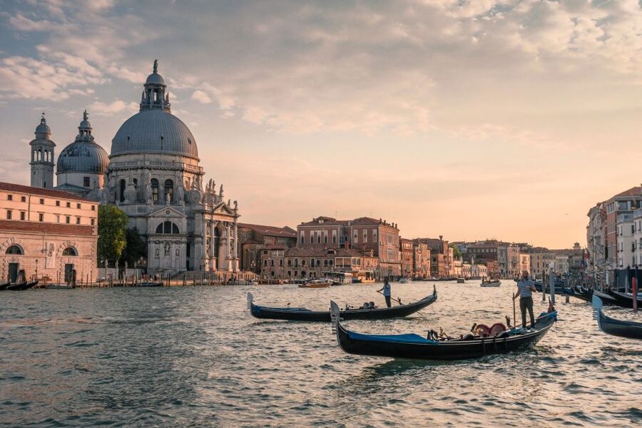 Venice : Private Custom Walking Tour With A Local Guide - Key reasons this tour works well