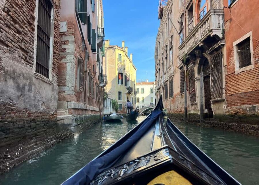 Venice: St. Mark’s Classic Walking Tour & Bell Tower Entry - Out toward Rialto: from merchant Venice to the lanes you’ll remember