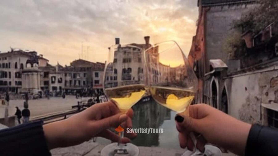Venice: Sunset Walking Tour with Food and Wine Tastings - Bacari, Cicchetti, and the 15+ Tasting Set-Up