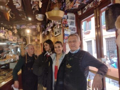 Venice: Sunset Walking Tour with Food and Wine Tastings - How the Tour Really Feels: Food Stops First, Sightseeing Between Bites