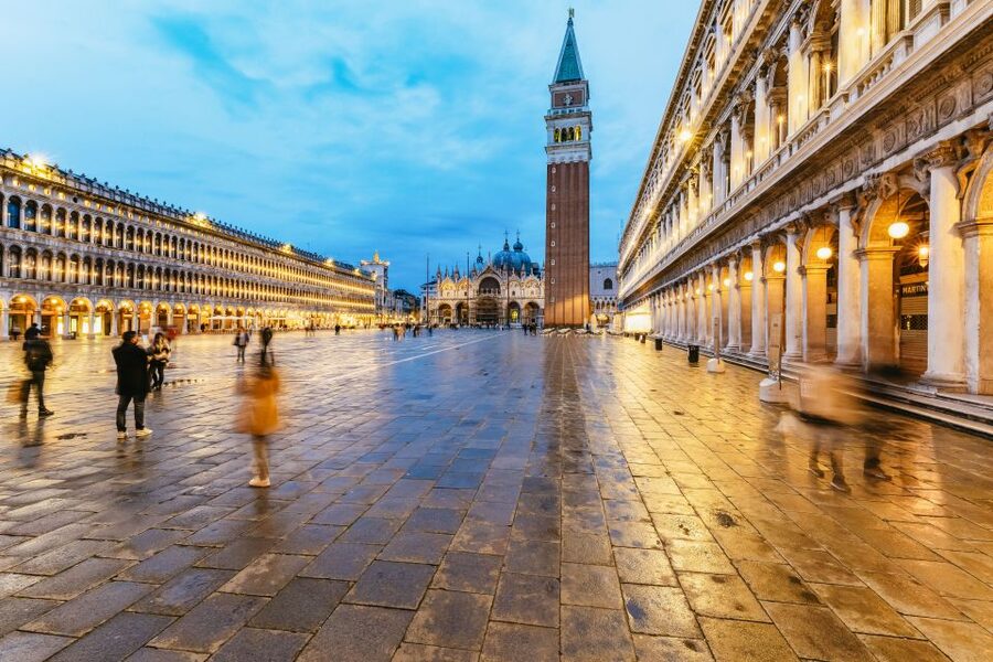 Venice: The Ghost & Legends Walking Tour - The opening walk through Castello’s story streets