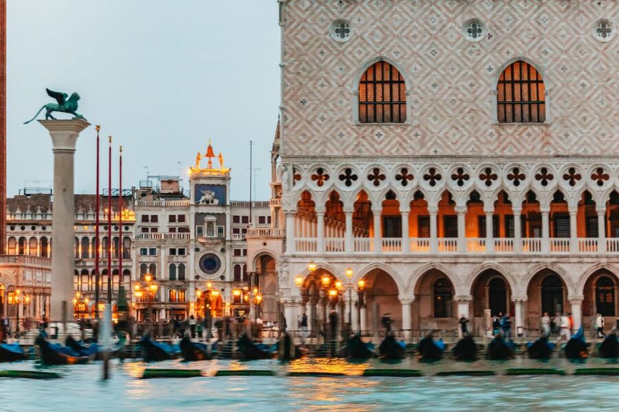 Venice: The Ghost & Legends Walking Tour - Ending in Cannaregio: the past feels closer when the streets thin out