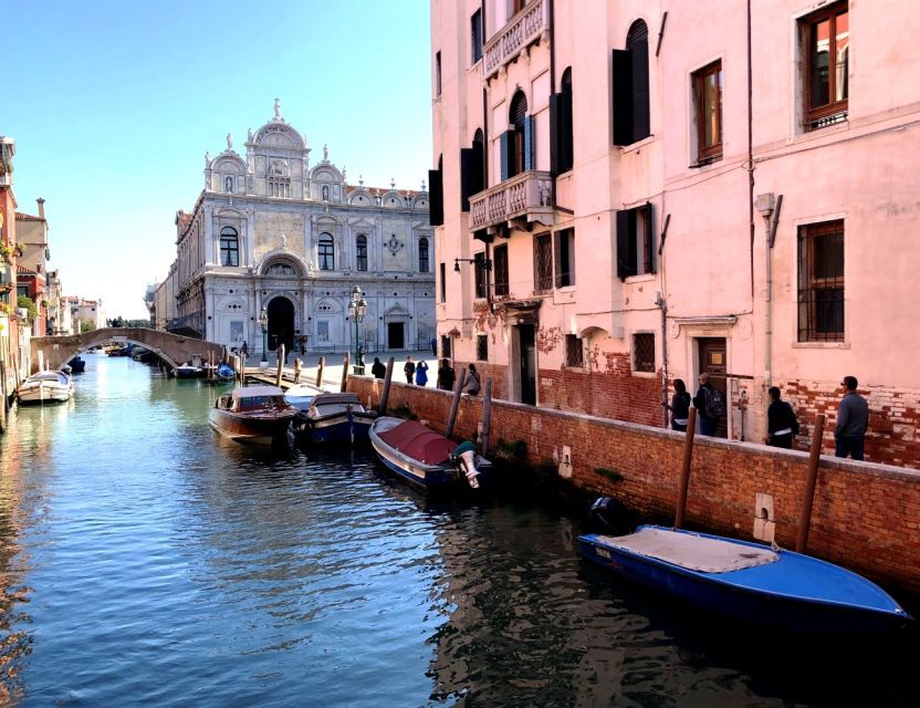 Venice Walking Tour and Gondola Ride Combo - A smart 3-hour Venice combo for first-timers and repeaters