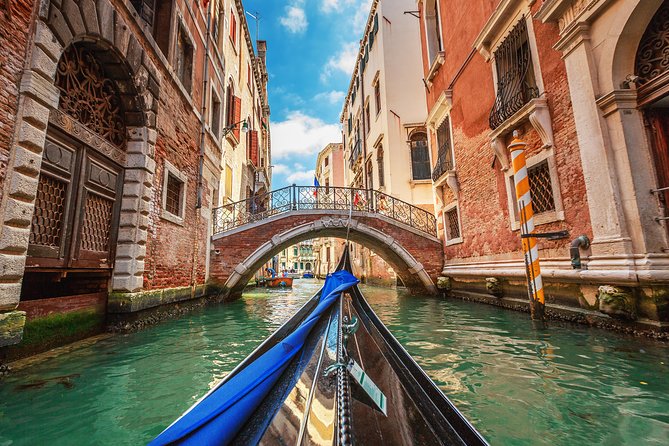 Venice Walking Tour and Gondola Ride - The Guided Walking Tour: Back Streets, La Fenice Views, and Scala del Bovolo