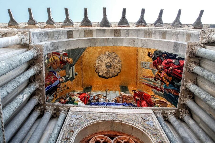 Venice: Walking tour, Doge Palace, & St. Mark's Basilica - Entering St. Mark’s Square with a plan (and real context)