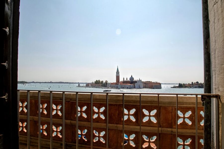 Venice: Walking tour, Doge Palace, & St. Mark's Basilica - Pacing, weather, and the skip-the-line reality