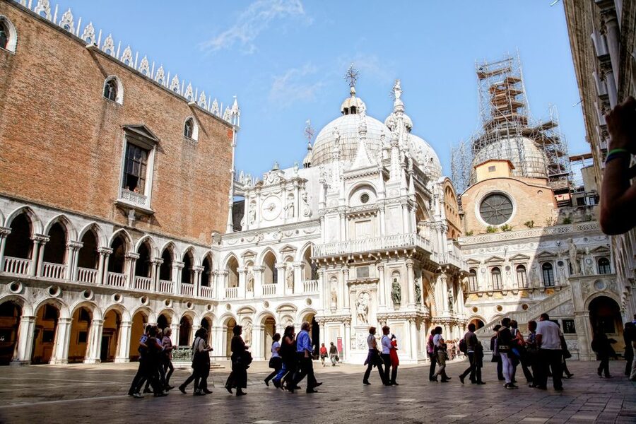Venice: Walking tour, Doge Palace, & St. Mark's Basilica - Doge’s Palace: power rooms, prison shadows, and Casanova’s cell