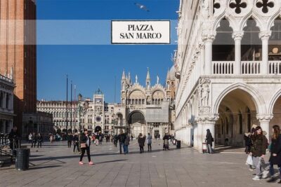 Venice: Winter Pass Top Attractions & City Walking Tour - Stop 1: Palazzo delle Prigioni Nuove and the Bridge of Sighs connection