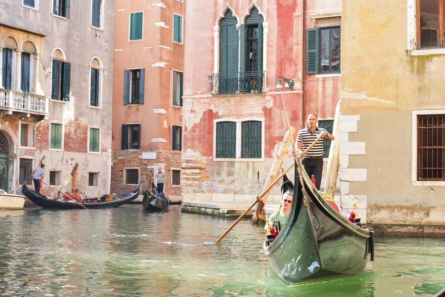 Venice: Winter Walking Tour & Romantic Gondola Ride Upgrade - A winter walking route that actually helps you read Venice