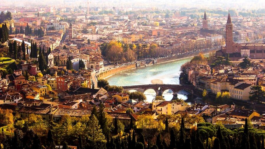 Verona: 3-Hour Guided Walking Tour - Arco dei Gavi to the first big timeline click